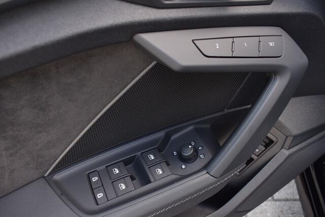 Audi A3 SPORTBACK 45 TFSI e S-line Competition | Pano | Massage | Sfeer | Camera