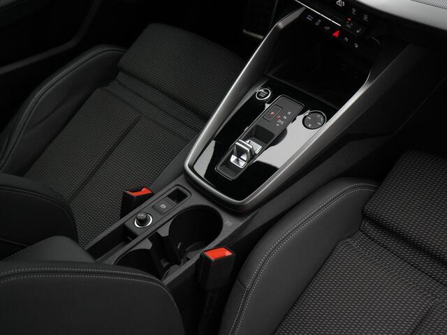 Audi A3 SPORTBACK 40 TFSI e 204 pk S-tronic S-Line | Panoramadak | Navigatie | Stoelverwarming | Parkeersensoren voor/achter