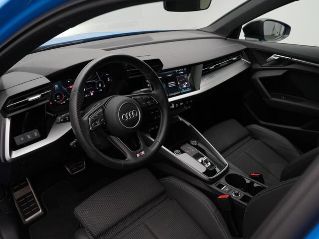 Audi A3 SPORTBACK S edition Competition 45 TFSI e 245 pk S-tronic | Stoelverwarming | Parkeersensoren achter | Leder | Cruise | 18 inch