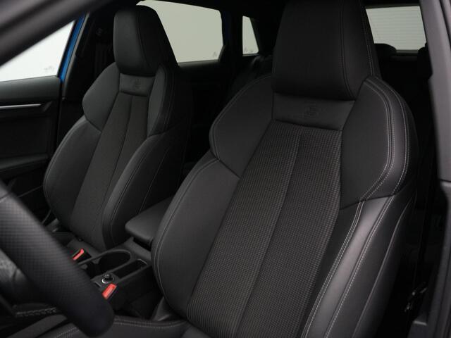 Audi A3 SPORTBACK S edition Competition 45 TFSI e 245 pk S-tronic | Stoelverwarming | Parkeersensoren achter | Leder | Cruise | 18 inch
