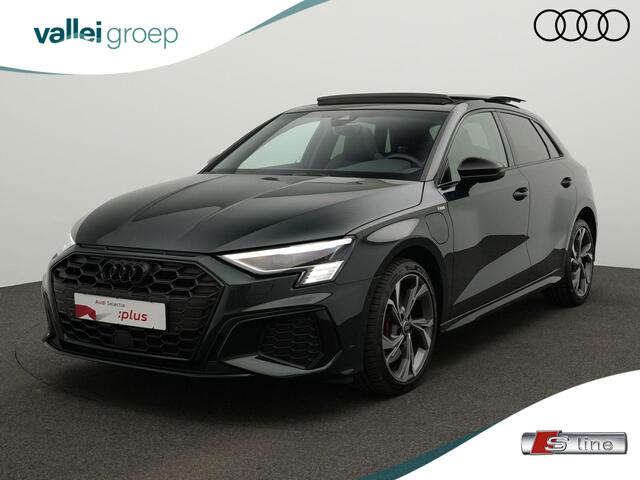 Audi A3 SPORTBACK 45 TFSI e 245 pk S-tronic S edition Competition / S-Line | GOODWOOD GREEN | Matrix LED | Elektr. verstelbare stoel | Leder/alcantara | Bang & Olufsen | Achteruitrijcamera | Navigatie