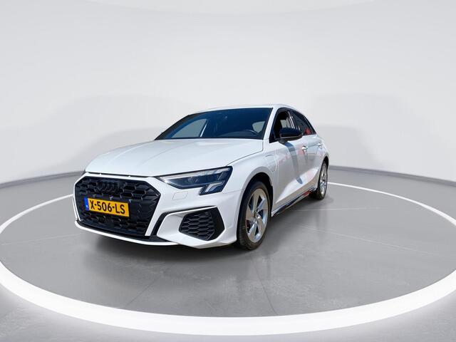 Audi A3 SPORTBACK 45 TFSI PHEV 245PK Business edition | S-line Exterieur | Digitaal Display | Stoelverwarming |