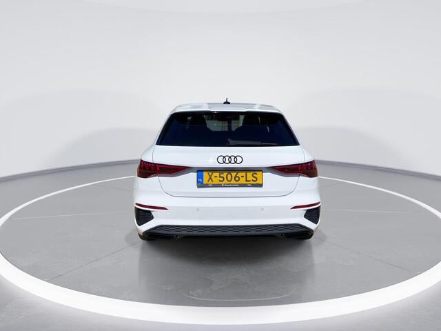 Audi A3 SPORTBACK 45 TFSI PHEV 245PK Business edition | S-line Exterieur | Digitaal Display | Stoelverwarming |