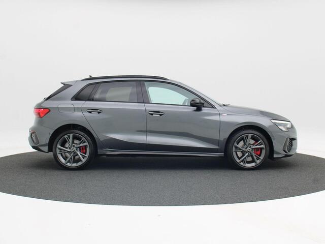 Audi A3 SPORTBACK 45 TFSi e 245 Pk S-Line Competition | Full LED | 18 Inch | Zwart Optiek | Trekhaak | Adaptive Cruise | Stoelverwarming | Privacy Glass | Carplay | 9.054 Km!!