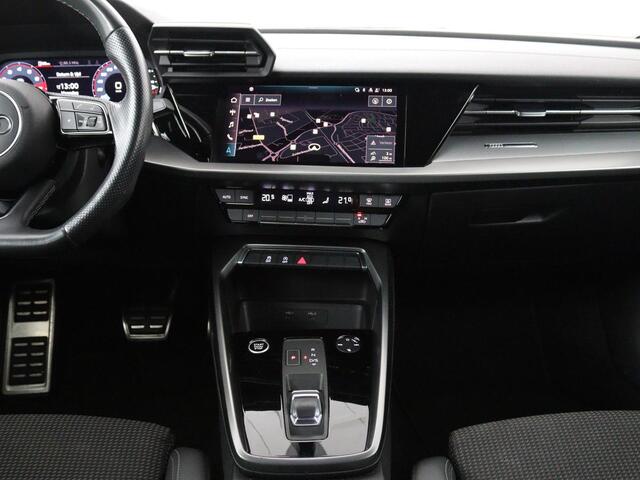 Audi A3 SPORTBACK 30 TFSI S edition | Carplay | Trekhaak | Sportstoelen | Navigatie | Virtual Cockpit | Half leder | Full LED | Climate control | Cruise control | Getint glas