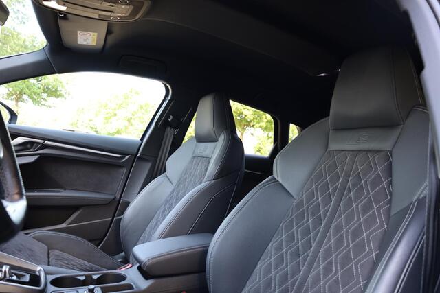 Audi A3 SPORTBACK 40 TFSI e Business edition S-LINE CARPLAY MASSAGE STOELVERW. BANG&OLUFSEN LEER/ALCANTARA DAB 18''LMV ZWARTE-HEMEL