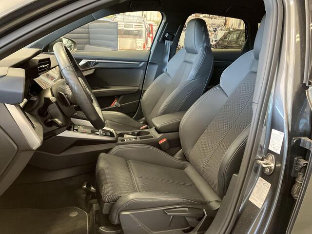 Audi A3 SPORTBACK 30 TFSI 110pk S-Tronic S Edition · Camera · Zwart Optiek · Stoelverwarming · Parkeerassistent · Sportstoelen · ACC · Apple/Android Car Play · Garantie t/m 16-10-2027 of 100.000km