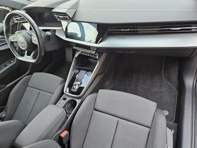 Audi A3 SPORTBACK 35 TFSI edition one /Apple Carplay/Virtual cockpit/Parkeersens. rondom/Adapt. Cruise Contr./Stoelverwarming/(MET GARANTIE*)