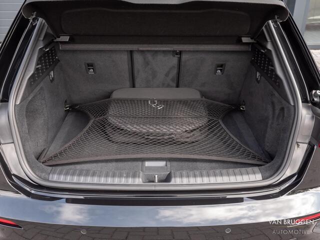 Audi A3 SPORTBACK 45 TFSI e S-Line Pano RS-Stoelen B&O Matrix BTW Sfeer ACC