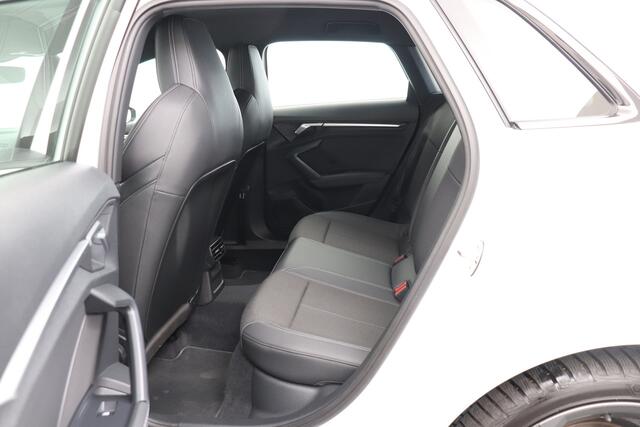 Audi A3 SPORTBACK 150 PK Aut. TFSI S-Line Sportstoelen Navi Parelmoer-Lak