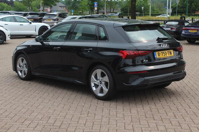 Audi A3 SPORTBACK 30 TFSI S edition / Virtual Cockpit / Apple CarPlay / Full LED / 17'' / Navigatie / Half leder / Parkeerhulp achter / ACC