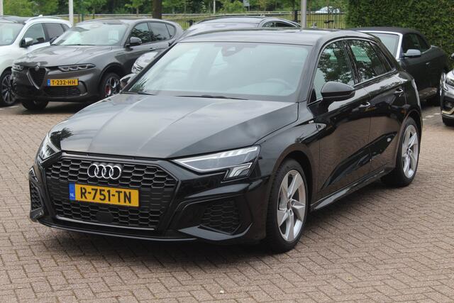 Audi A3 SPORTBACK 30 TFSI S edition / Virtual Cockpit / Apple CarPlay / Full LED / 17'' / Navigatie / Half leder / Parkeerhulp achter / ACC