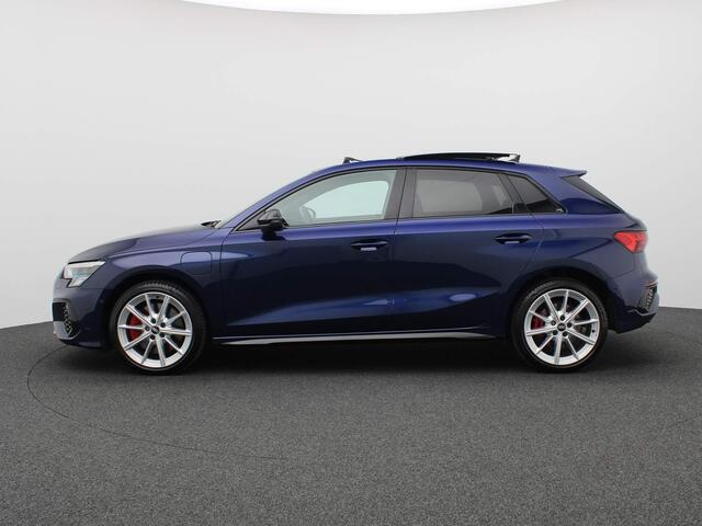 Audi A3 SPORTBACK 45 TFSI e S edition 245PK S-tronic Panoramadak, leder, achteruitrijcamera, stoelverwarming, virtual pedal, elek. stoelen, virtual cockpit, keyless, 18'' lichtmetaal
