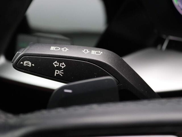 Audi A3 SPORTBACK 45 TFSI e S edition 245PK S-tronic Panoramadak, leder, achteruitrijcamera, stoelverwarming, virtual pedal, elek. stoelen, virtual cockpit, keyless, 18'' lichtmetaal