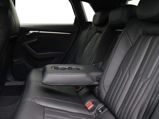 Audi A3 SPORTBACK 45 TFSI e S edition 245PK S-tronic Panoramadak, leder, achteruitrijcamera, stoelverwarming, virtual pedal, elek. stoelen, virtual cockpit, keyless, 18'' lichtmetaal