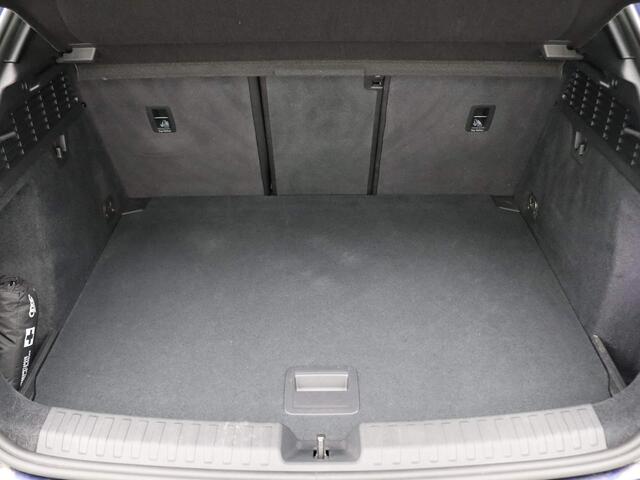 Audi A3 SPORTBACK 45 TFSI e S edition 245PK S-tronic Panoramadak, leder, achteruitrijcamera, stoelverwarming, virtual pedal, elek. stoelen, virtual cockpit, keyless, 18'' lichtmetaal