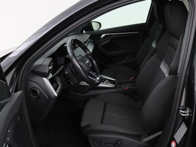 Audi A3 SPORTBACK 45 TFSIe Business Edition | Head-Up | Stoelverwarming | Adaptive cruise | Carplay | Bang & Olufsen | Matrix LED | Keyless | Park Assist | Virtual Cockpit