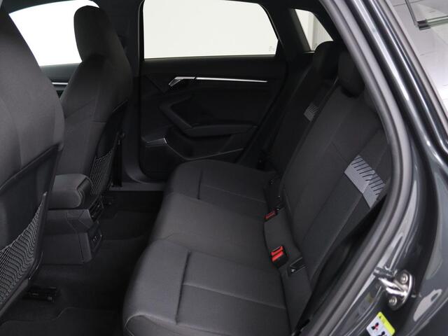 Audi A3 SPORTBACK 45 TFSIe Business Edition | Head-Up | Stoelverwarming | Adaptive cruise | Carplay | Bang & Olufsen | Matrix LED | Keyless | Park Assist | Virtual Cockpit