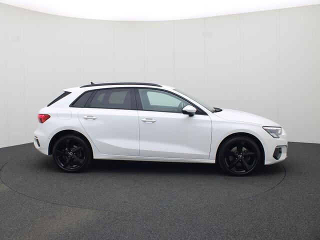 Audi A3 SPORTBACK 40 TFSIe 150kW/204PK Advanced · S-line Interieur · Navigatie · Stoelverwarming · Drive select · Leder/stof