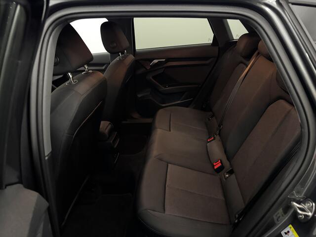 Audi A3 SPORTBACK 30 TFSI S-line Airco, Navi, Parkeersensoren, Virtual desk, Cruise control, Stoelverwarming, A start stop