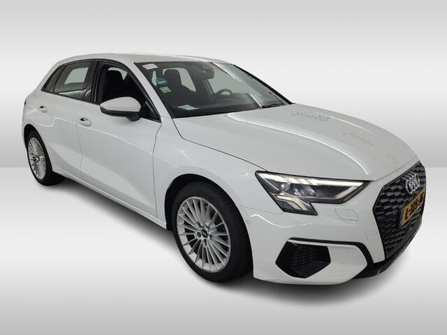 Audi A3 SPORTBACK 30 TFSI Business edition (111 PK) 1e-Eig. & Dealer-Onderh. BOVAG-Garantie. NL-Auto. Navigatie/Apple-Carplay/Android-Auto, Cruisecontrol, Parkeersensoren-V+A, Achteruitrijcamera, Stoelverwarming, DAB, Lm-Velgen-17Inch, Virtual Cockpit, Sportstoelen, Privac