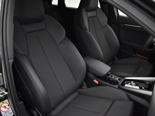 Audi A3 SPORTBACK 35 TFSI S edition · Apple/Android Car Play · Camera · P-Sensoren · Park Assist · Navi · Zwart Optiek Plus · 17'' Inch · Garantie t/m 30-05-2028 of 100.000km