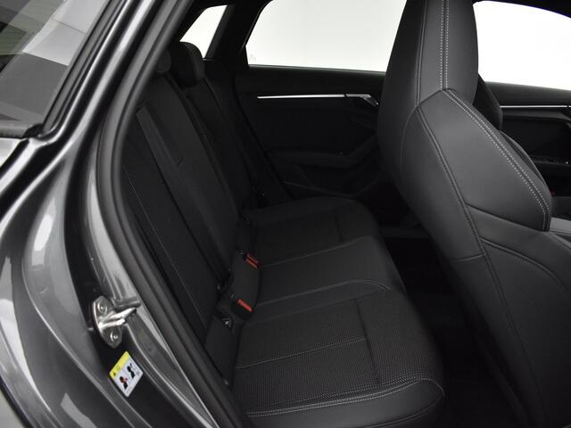 Audi A3 SPORTBACK 35 TFSI S edition · Apple/Android Car Play · Camera · P-Sensoren · Park Assist · Navi · Zwart Optiek Plus · 17'' Inch · Garantie t/m 30-05-2028 of 100.000km