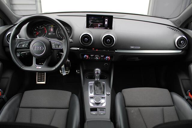 Audi A3 SPORTBACK 35 TFSI CoD Sport S Line Black Edition | 19'' | Afgevlakt stuur