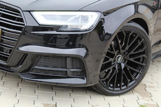 Audi A3 SPORTBACK 35 TFSI CoD Sport S Line Black Edition | 19'' | Afgevlakt stuur