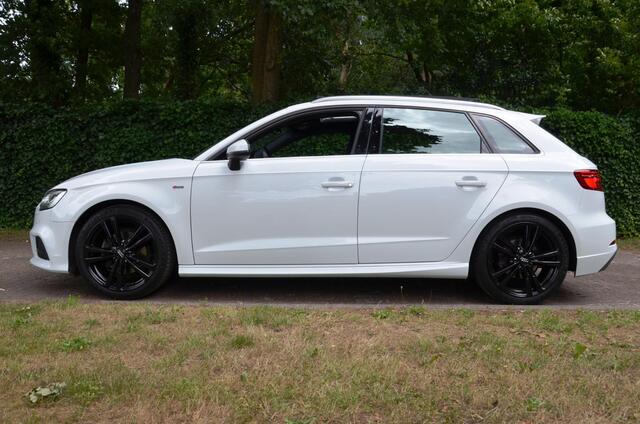 Audi A3 SPORTBACK 35 TFSI CoD Advance Sport S Line Automaat/Navi/Led/Pdc/Ecc/Stoelverwarming/Virtual cockpit/Cr-Controle/18-Inch Lmv/Panoramadak