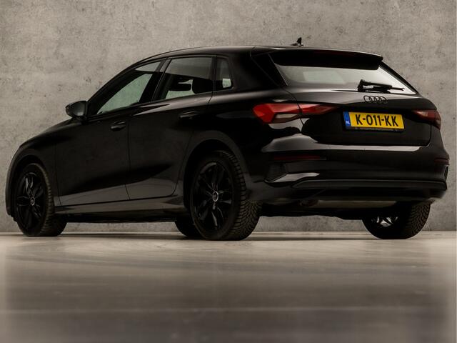 Audi A3 SPORTBACK 30 TFSI Black Sport Automaat (APPLE CARPLAY, GROOT NAVI, ADAPTIVE CRUISE, SPORTSTUUR, SPORTSTOELEN, LED KOPLAMPEN, LANE ASSIST, CRUISE, DAB+, PARKEERSENSOREN, NIEUWSTAAT)