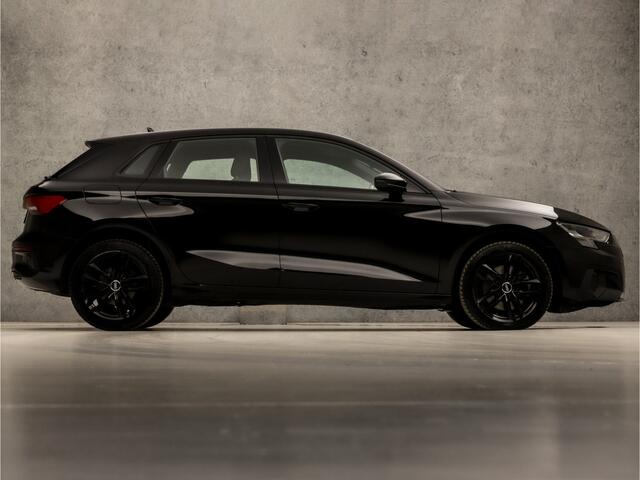 Audi A3 SPORTBACK 30 TFSI Black Sport Automaat (APPLE CARPLAY, GROOT NAVI, ADAPTIVE CRUISE, SPORTSTUUR, SPORTSTOELEN, LED KOPLAMPEN, LANE ASSIST, CRUISE, DAB+, PARKEERSENSOREN, NIEUWSTAAT)
