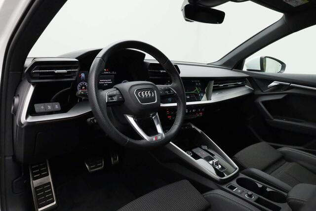 Audi A3 SPORTBACK 35 TFSI 150 pk S-tronic S Edition / S-Line | Panoramadak | Matrix LED | Stoelverwarming | Navigatie