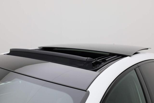 Audi A3 SPORTBACK 35 TFSI 150 pk S-tronic S Edition / S-Line | Panoramadak | Matrix LED | Stoelverwarming | Navigatie