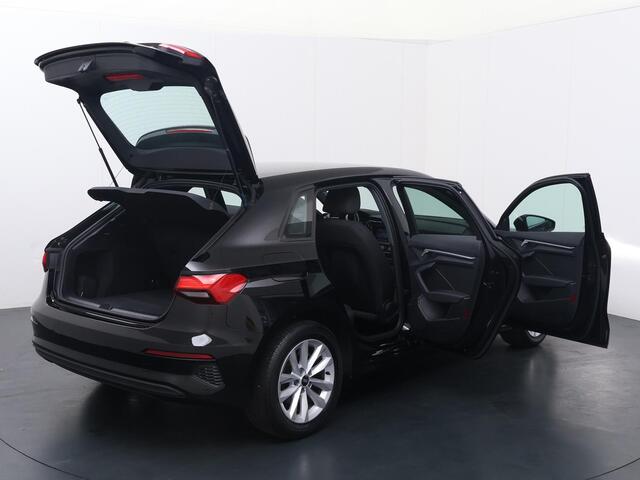 Audi A3 SPORTBACK 30 TFSI Pro Line 110 PK | Parkeersensoren voor en achter | Cruise Control | DAB