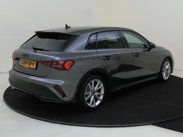 Audi A3 SPORTBACK 35 TFSI S edition | Parkeerassistent | Optiek zwart Plus | Cruise control | CarPlay | Navigatie Plus | Virtual cockpit Plus | Dynamische knipperlichten |