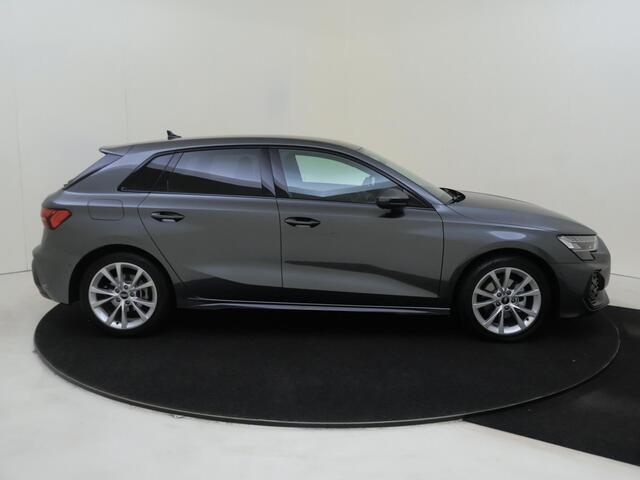Audi A3 SPORTBACK 35 TFSI S edition | Parkeerassistent | Optiek zwart Plus | Cruise control | CarPlay | Navigatie Plus | Virtual cockpit Plus | Dynamische knipperlichten |