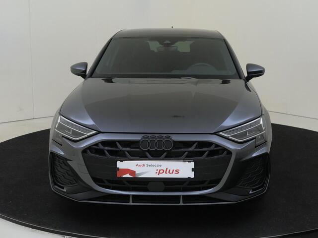 Audi A3 SPORTBACK 35 TFSI S edition | Parkeerassistent | Optiek zwart Plus | Cruise control | CarPlay | Navigatie Plus | Virtual cockpit Plus | Dynamische knipperlichten |