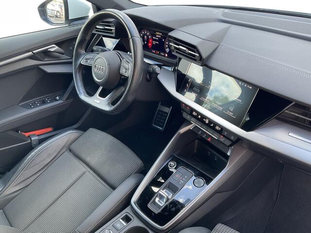 Audi A3 SPORTBACK 30 TFSI (2xS-Line) S edition Carplay Trekhaak Uitstraling