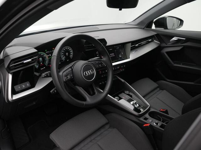 Audi A3 SPORTBACK 45 TFSI e 245 pk S-tronic S edition Competition / S-Line | Navigatie | Stoelverwarming | Adaptive Cruise | Parkeersensoren voor/achter