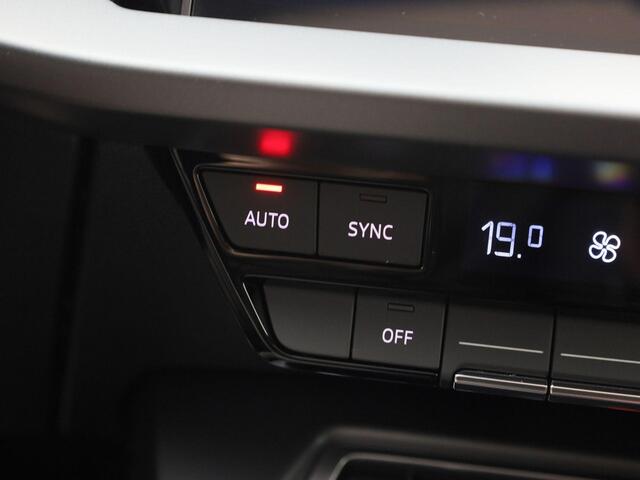 Audi A3 SPORTBACK 45 TFSIe 272kW/272PK S Line Competition · Panoramadak · Drive select · Camera + Parkeersensoren · Garantie tot april 2027