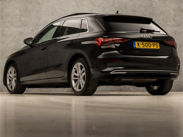 Audi A3 SPORTBACK 30 TFSI Sport Automaat (SCHUIFDAK, APPLE CARPLAY, GROOT NAVI, ADAPTIVE CRUISE, SFEERVERLICHTING, GETINT GLAS, SPORTSTOELEN, DAKRAILS, LED KOPLAMPEN, NIEUWSTAAT)