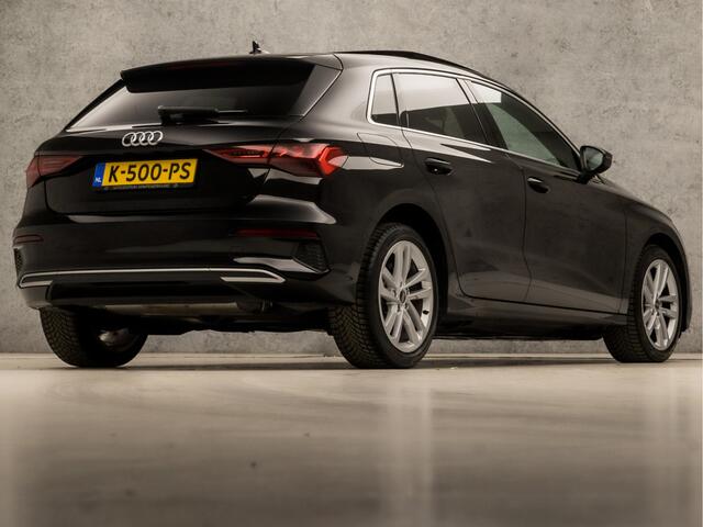 Audi A3 SPORTBACK 30 TFSI Sport Automaat (SCHUIFDAK, APPLE CARPLAY, GROOT NAVI, ADAPTIVE CRUISE, SFEERVERLICHTING, GETINT GLAS, SPORTSTOELEN, DAKRAILS, LED KOPLAMPEN, NIEUWSTAAT)