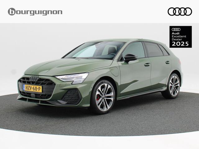Audi A3 SPORTBACK 45 TFSi e 272 Pk S-Line Competition | Sonos | Carplay | Camera | Adaptive Cruise | Full LED | Sensoren | 18 Inch | 3.872 Km!!