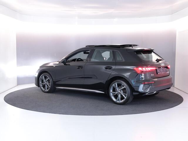 Audi A3 SPORTBACK 40 TFSI e Advanced edition 204 pk S-tronic | Navigatie | Panoramadak | Parkeersensoren (Park assist) | Achteruitrijcamera | Stoelverwarming | S-Line exterieur |