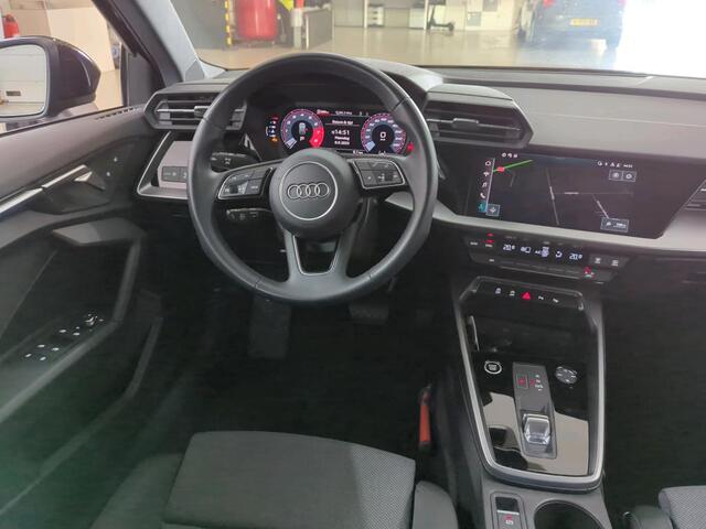 Audi A3 SPORTBACK 30 TFSI Advanced edition / AUTOMAAT/ FABRIEKSGARANTIE T/M 10-2027/ PARK. SENSOREN/ LED/ NAVI/ CLIMA/ 17" LMV