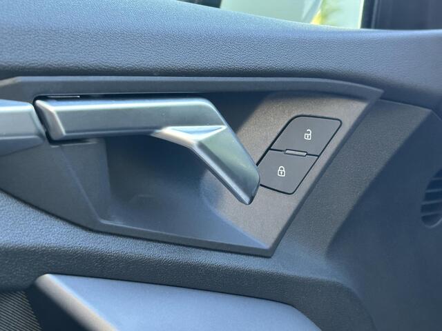 Audi A3 SPORTBACK 35 TFSI Advanced edition l Sonos l LED l 19 Inch l Stoelverwarming l Optiek Zwart