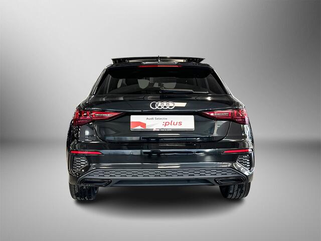 Audi A3 SPORTBACK 40 TFSI 204pk e S-Line Edition Panoramadak | Zwart optiek | 18 Inch