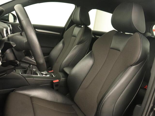 Audi A3 SPORTBACK 30 TFSI Advance Sport | Stoelverwarming | Virtual Cockpit | Carplay | Half leder | Navigatie | Full LED | Parkeerhulp | Bluetooth | Climate control | Cruise control