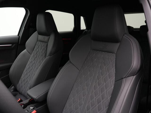 Audi A3 SPORTBACK 40 TFSI e 204 pk S-tronic S-Line | Trekhaak | Head-up display | Sonos | Leder/alcantara | Achteruitrijcamera | Navigatie | Stoelverwarming